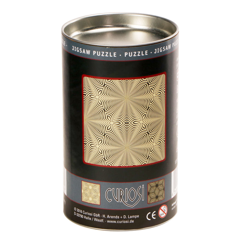 CURIOSI | Blechdose als Produktverpackung des Puzzle Double "Q-Flower" mit gold-schwarzem Motiv